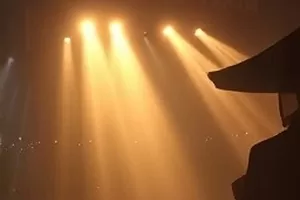 短剧《楼下面包房》凌晨四点的第一炉面包