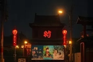 治愈剧《山野来信》里教室窗边摊开的信封